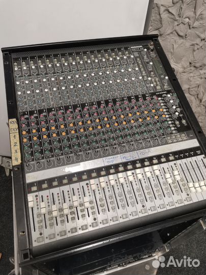 Микшерный пульт Mackie Onyx 1640