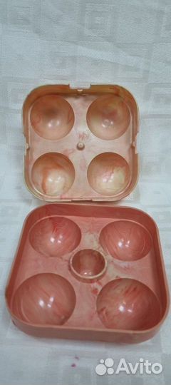 Контейнер дорожный для яиц. СССР. 4 ячейки. Скол