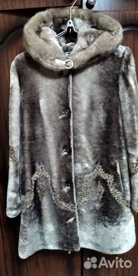 Шуба мутоновая с капюшоном