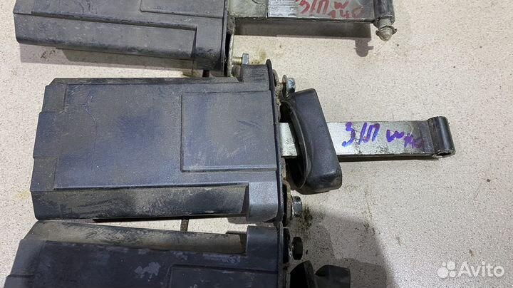 Ограничители дверей Mercedes Benz W140