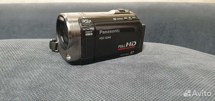 Видеокамера HDC-CD60
