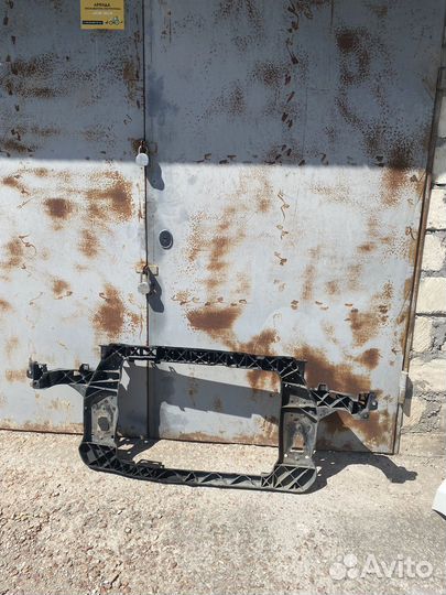 Панель передняя (телевизор) Hyundai Ix35 /Tucson 2