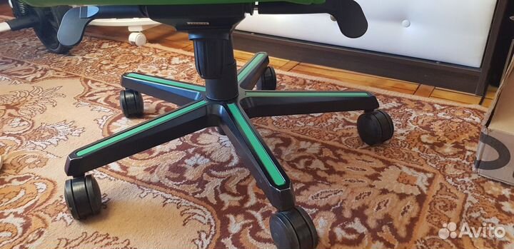 Игровое кресло DxRacer