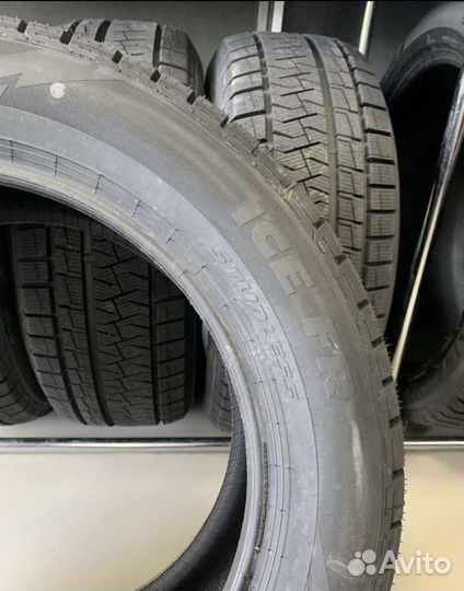 Pirelli Formula Ice FR 225/65 R17 106T