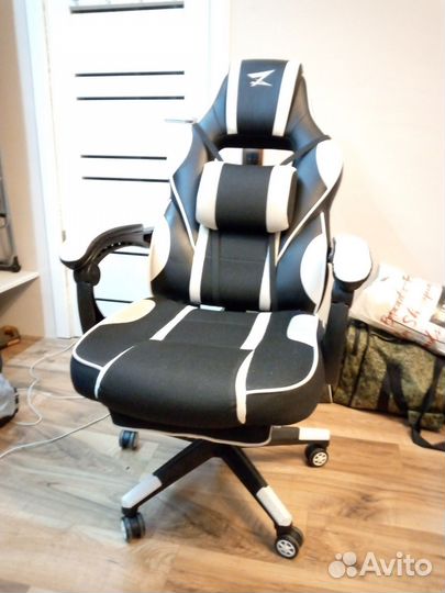 Компьютерное кресло игровое