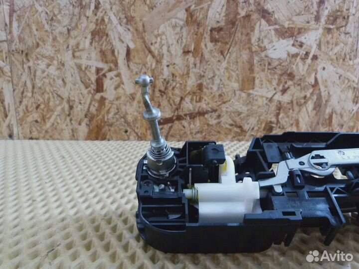 Ручка двери передней наружная левая Renault Megane III 2009-2016 (806070032R 806B02596R)