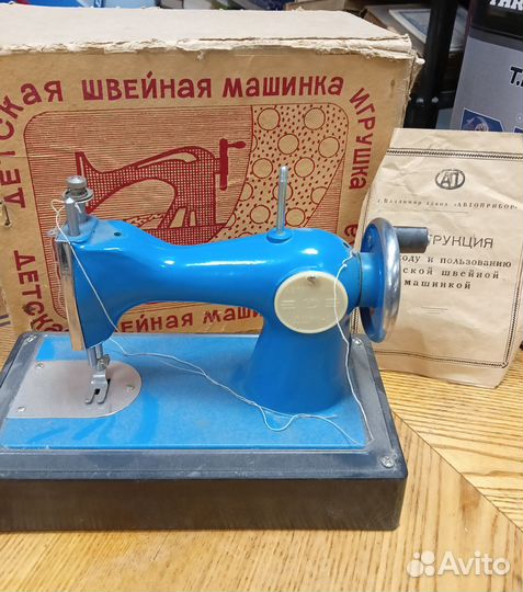 Детская швейная машинка