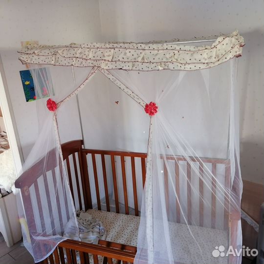 Детская кроватка