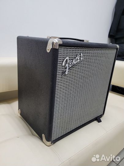 Басовый комбоусилитель Fender Rumble 25