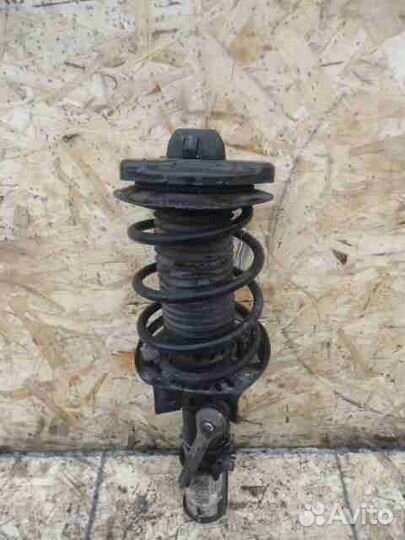 Амортизатор передний L Mercedes C-klasse W204 2043