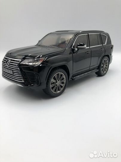 Модель автомобиля Lexus LX 600 металл