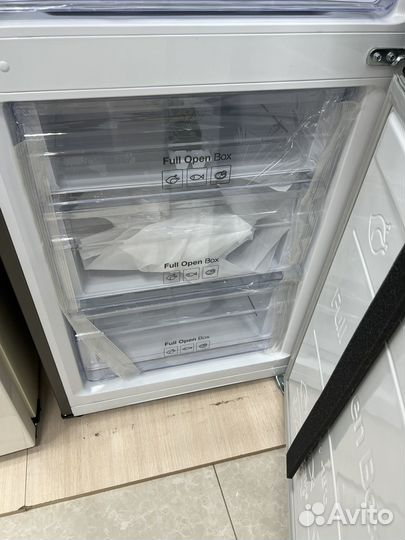 Холодильник Samsung RB33A32N0SA