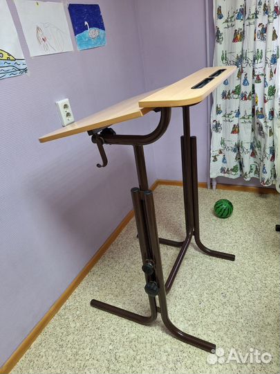 Конторка парта для занятий стоя