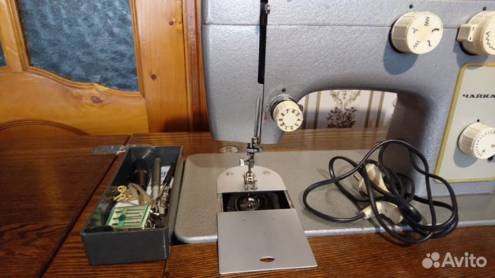 Швейная машинка Чайка 142М