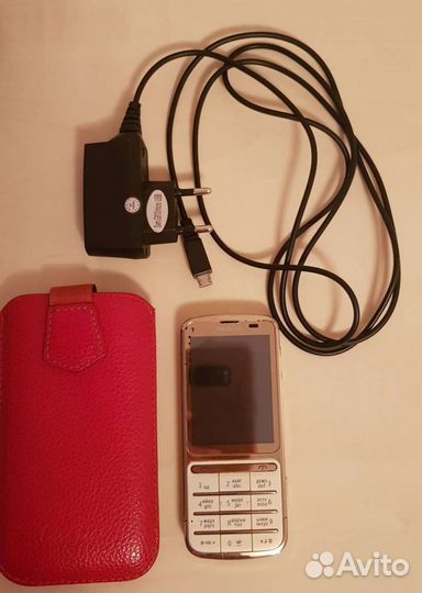 Nokia C3-01 Gold Edition