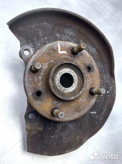 Кулак поворотный ступица передняя левая Лев