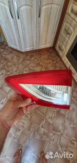 Фонарь задний в крышку багажника Ford Kuga 2