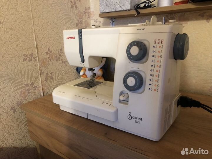 Швейная машинка janome