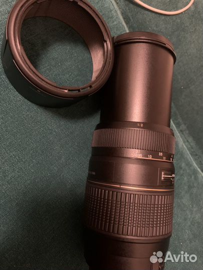 На брони Объектив tamron 70-300mm