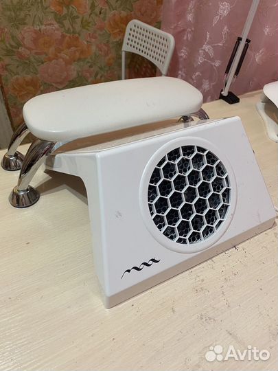 Пылесос для маникюра Max ultimate 7 + подставка