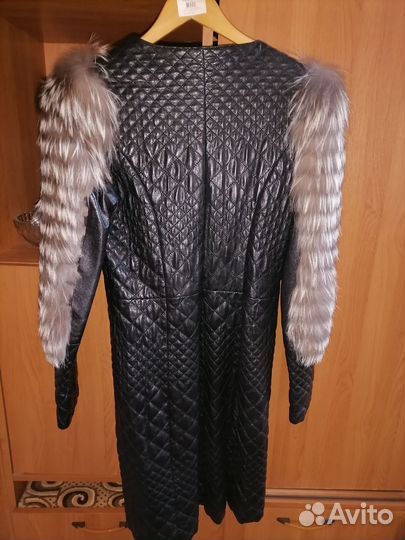 Пальто женское 42 44 с натуральным мехом