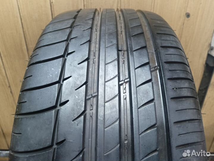 Triangle TH201 Sportex 255/40 R20 101Y