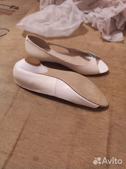 Продам белые туфли 38р