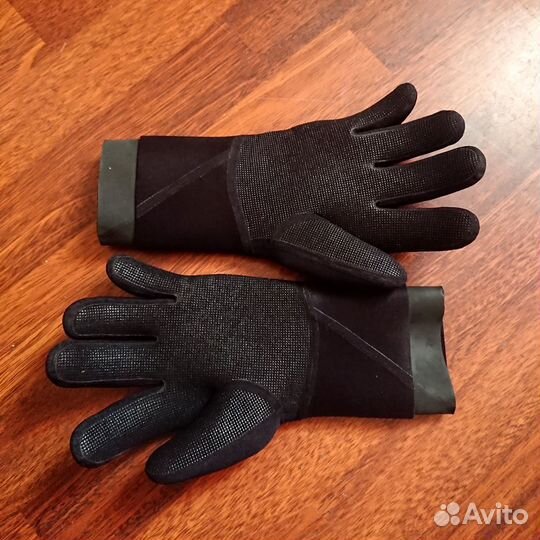 Перчатки для подводной охоты