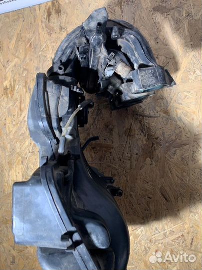 Коллектор впускной Volkswagen Golf 1K BSE 2008