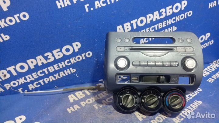 Блок управления печкой Honda Fit хэтчбек L13A 2003