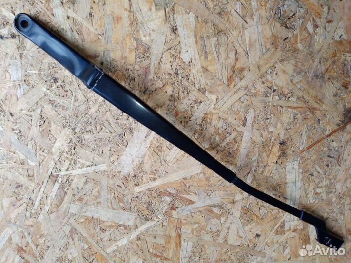 Дворник лобового стекла левый Opel Astra J седан