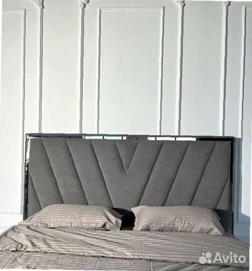 Кровать двуспальная новая мягкая