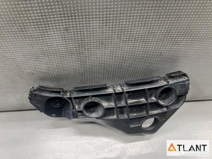 Крепление бампера передняя левая toyota porte