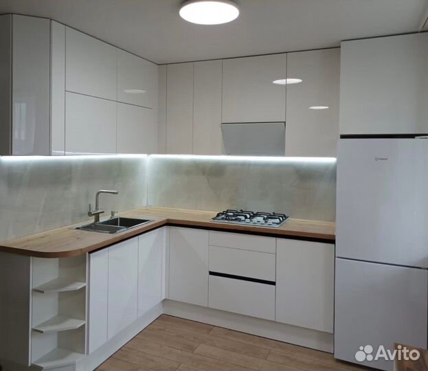 Кухни на заказ/Кухня глянец(цена за весь комплект)