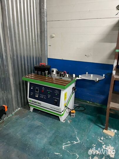 Кромкооблицовочный станок с ручной подачей