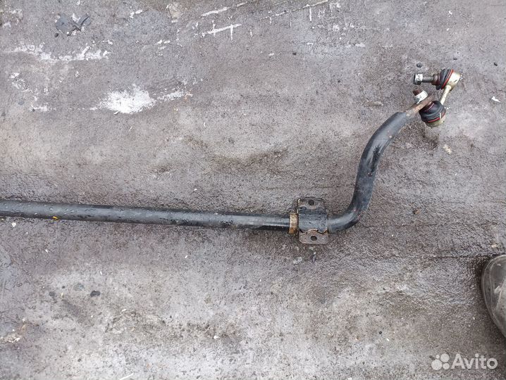 Передний стабилизатор Kia Sorento 1