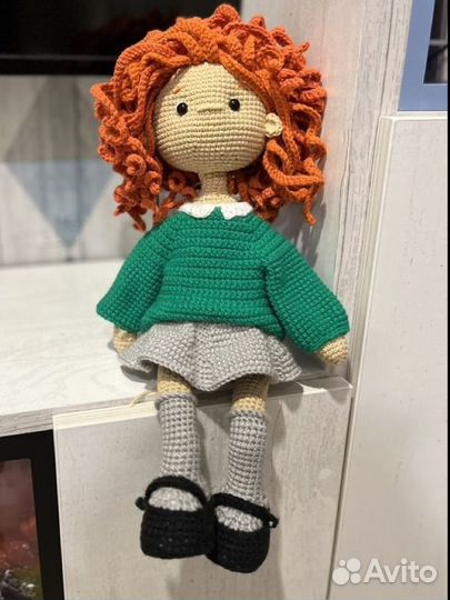 Вязаная интерьерная кукла