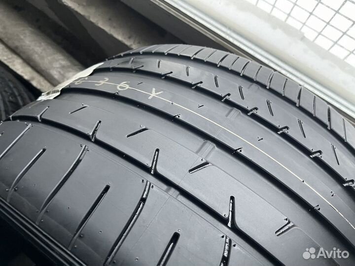 Dunlop SP Sport Maxx 050 285/35 R21 и 325/30 R21 Y