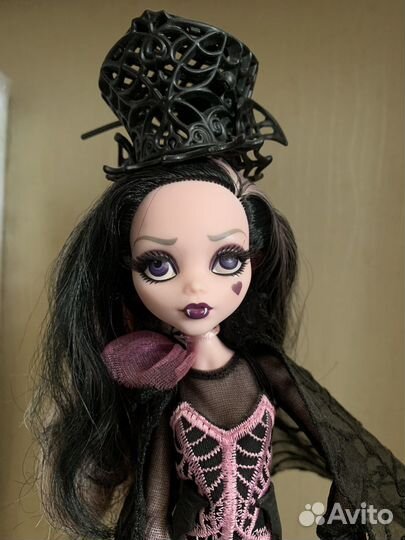 Draculaura Collector