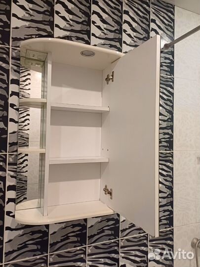 Полка зеркало в ванну