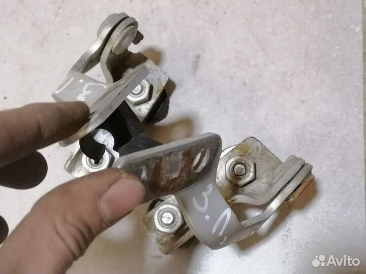 Петля двери багажника Chery Amulet A15