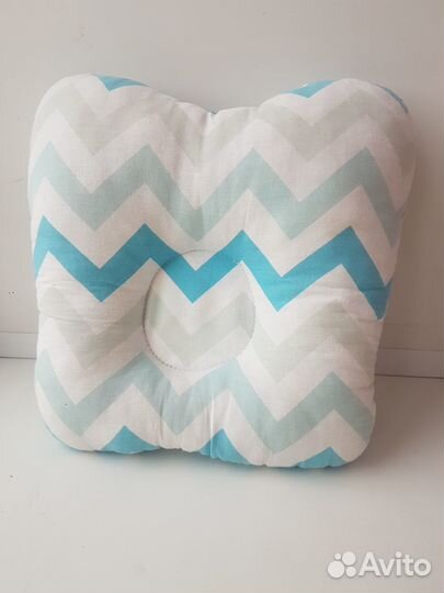 Подушечка для новорожденного в отличном состоянии