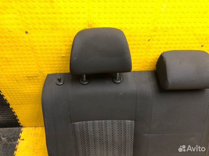 Сидение заднее Volkswagen Polo CWV 244305 2016