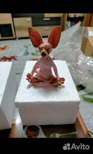 Статуэтка кот сфинкс в позе лотоса