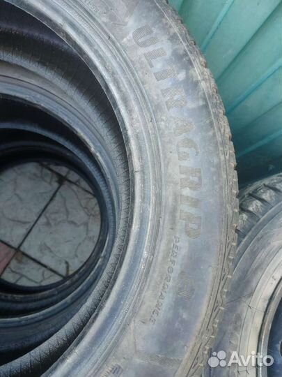 Goodyear UltraGrip 8 215/55 R17 98Y