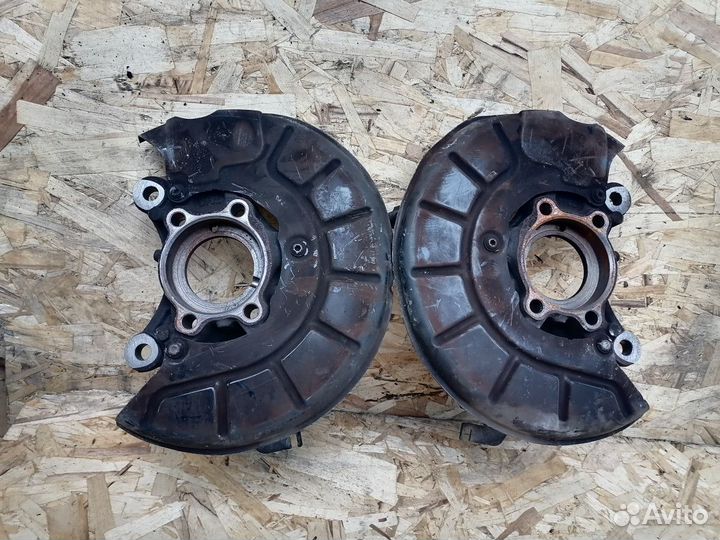 Кулак поворотный передний Octavia audi a3 tiguan