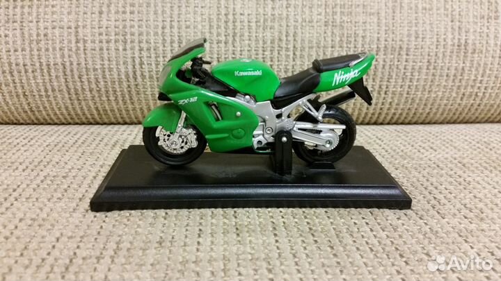 Спортбайк Kawasaki Ninja ZX-12