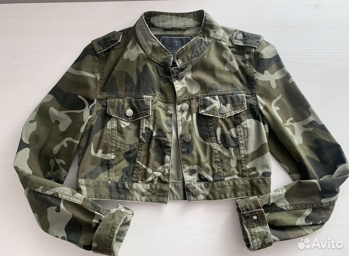 Куртка укороченая новая
