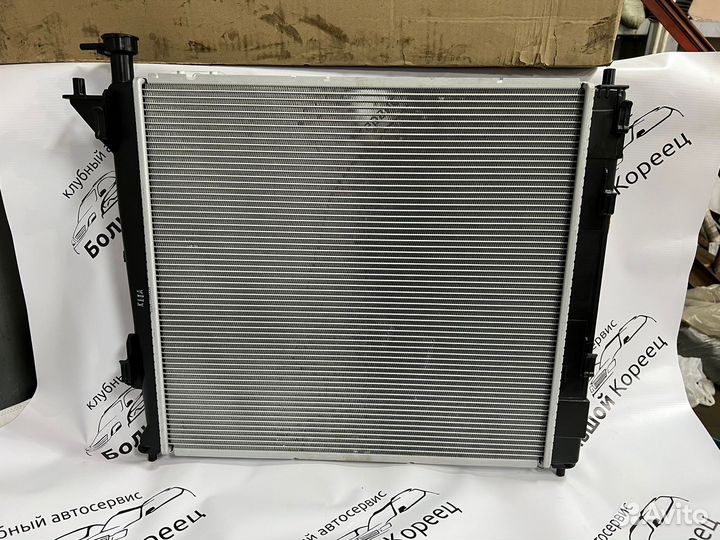 Радиатор охлаждения двигателя Hyundai Grand santa