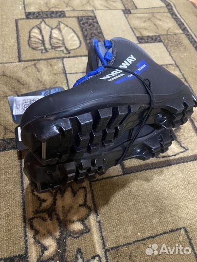 Лыжные ботинки Новые 37р